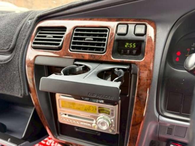 ハイラックスサーフ3.0 SSR-G ワイドボディ ディーゼルターボ 4WD　リフトアップ　全塗装済ベージュ　アルミホイール　メッキバンパー　サンルーフ　ETC　パワステ　パワーウィンドウ　ABS　キーレスエントリー　エアコン　寒冷地仕様 3000