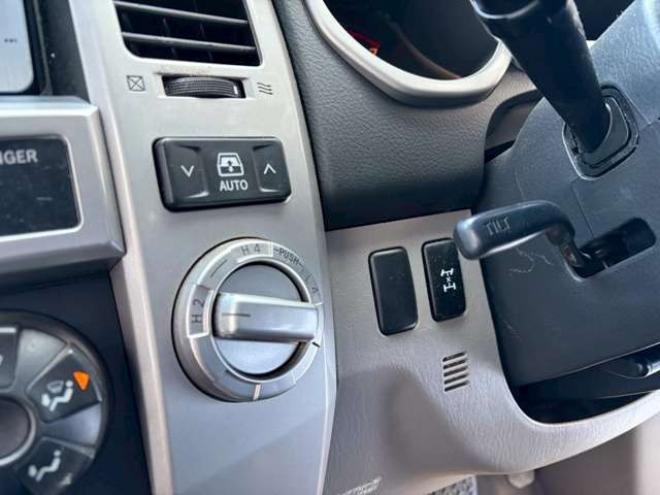 ハイラックスサーフ2.7 SSR-X アメリカンバージョン 4WD　社外ナビ　バックカメラ　リフトアップ　社外アルミ　エアコン　社外ETC　グリルガード　グッドリッチマフラー　LEDライト　全塗装済　パワーウィンドウ　パワステ　キーレス　ダッシュマット　タープ 2700