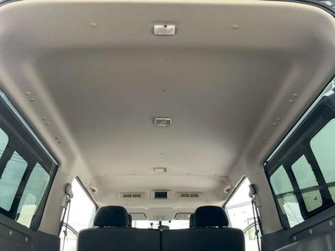 キャラバンNV350 2.5 プレミアムGX ロングボディ ディーゼルターボ 4WD　ABS　衝突軽減ブレーキ　横滑防止装置　盗難防止装置　エアコン　パワステ　パワーウィンドウ　キーレス　片側スライドドア　フォグランプ　ETC　エアバッグ　オリジナル全塗装アンビルグレー　フロントグリル 2500