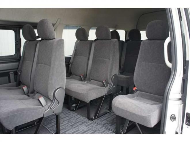 ハイエース2.7 グランドキャビン 4WD　登録済未使用車 走行6キロ　パノラミックビューモニター デジタルインナーミラー　LEDヘッドランプ　LEDフォグランプ　ホワイトパールクリスタルシャイン　メーカー保証付 登録済未使用車 2700