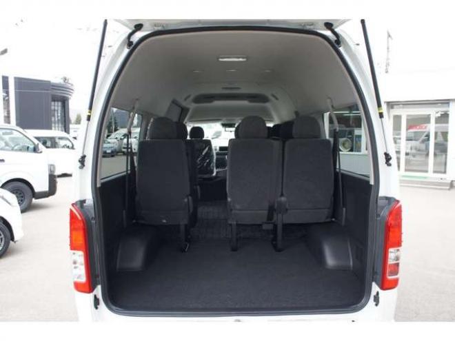 ハイエース2.7 グランドキャビン 4WD　登録済未使用車 走行6キロ　パノラミックビューモニター デジタルインナーミラー　LEDヘッドランプ　LEDフォグランプ　ホワイトパールクリスタルシャイン　メーカー保証付 登録済未使用車 2700