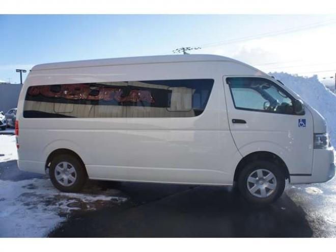 レジアスエース2.7 ウェルキャブ Bタイプ スーパーロング 4WD　ワンオーナー　純正メモリーナビTV　Bカメラ　車いす移動車　車いす2基固定装置付き　9人乗り　リア電動リフト　寒冷地仕様 福祉車両 2700