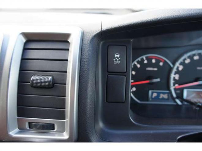 レジアスエース2.8 スーパーGL ロングボディ ディーゼルターボ 4WD　415COBRA丸目キット&CL3フロントリップ&ステージIリアスポ　415SAFARIオーバーフェンダー　ESSEXステラ16インチAW　TOYOオープンカントリーR/T　415COBRAベッドキット　寒冷地仕様　純正ETC 新品シートカバー 2800