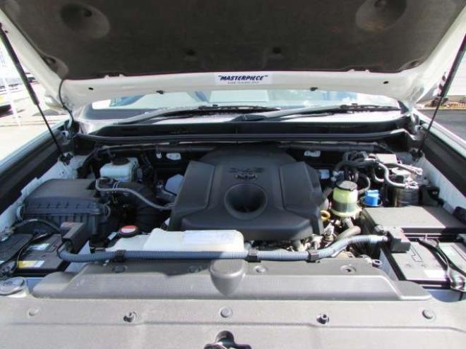 ランドクルーザープラド 2.8 TX ディーゼルターボ 4WD　社外ナビ/フルセグTV/バックカメラ/ETC/LEDヘッドライト・フォグ/ドライブレコーダー/スマートキー 2800