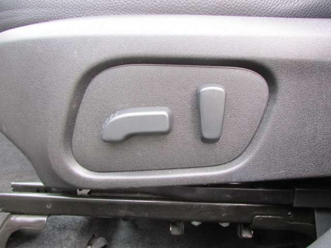 フォレスター2.0 S リミテッド 4WD　アイサイト/アイドリングストップ/シートヒーター/社外ナビ/フルセグ/バックカメラ/フリップダウンモニター/ETC/レーダークルーズコントロール 2000