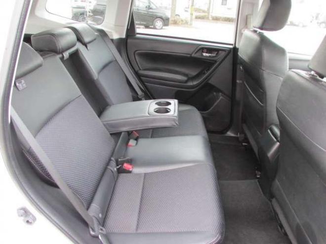 フォレスター2.0 S リミテッド 4WD　アイサイト/アイドリングストップ/シートヒーター/社外ナビ/フルセグ/バックカメラ/フリップダウンモニター/ETC/レーダークルーズコントロール 2000