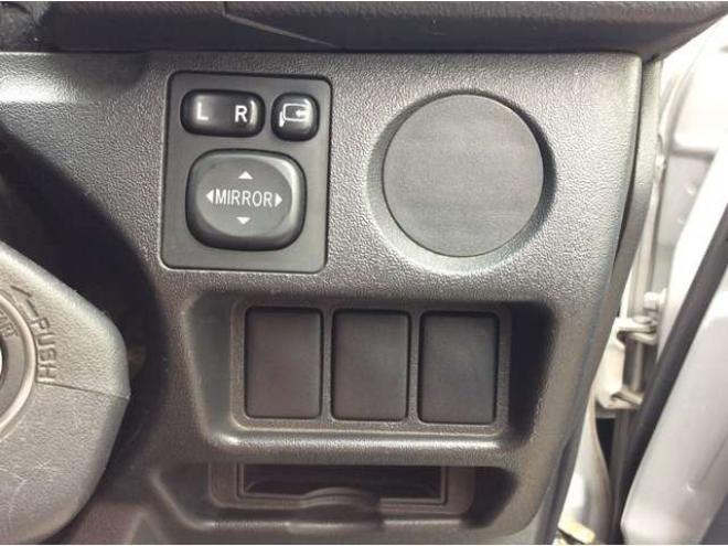 ハイエースバン3.0 スーパーGL ロング ディーゼルターボ 4WD　リアヒーター&クーラー　キーレス　ETC　電動格納ミラー　デュアルエアコン　ベッドキッド　フロントフォグランプ　clarionSDナビ(NXL13)　AUX　Bluetooth　USB　16インチAW 3000