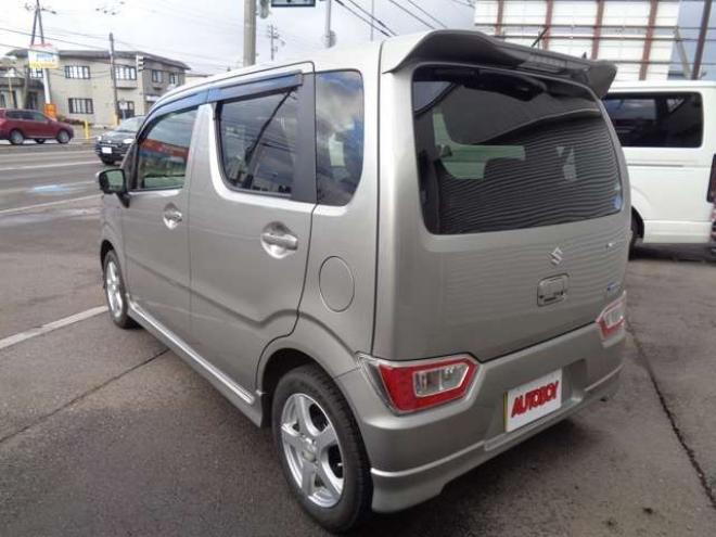 ワゴンRハイブリッド FZ セーフティパッケージ装着車 4WD　ワンオーナー車　全方位モニター　スマートキー　社外ナビ　新品シートカバー 660