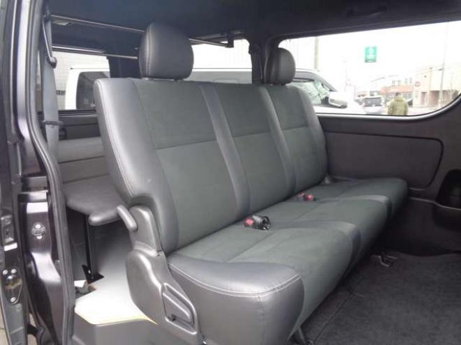 レジアスエース2.8 スーパーGL ダークプライムII ロングボディ ディーゼルターボ 4WD　415COBRA　S-6ボンネット&クリーンルック3Fリップ&ステージ2ルーフスポイラー&バッドラッカーSD-6　17インチAW　ヨコハマPARADA215/60R17　両側パワースライドドア　ETC　社外コンソールBOX　ベットキット 2800