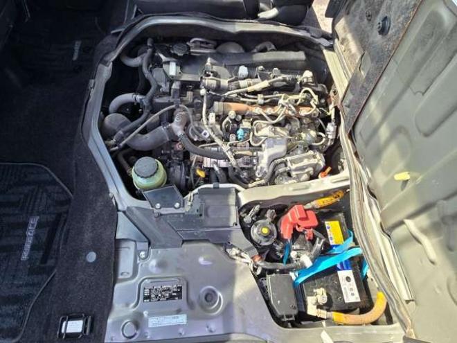 ハイエースバン3.0 スーパーGL ロング ディーゼルターボ 4WD　寒冷地仕様　プッシュスタート　スマートキー　リアヒーター&リアクーラー　LEDヘッドライト　フロントフォグランプ　 バックカメラ　ステアリングスイッチ　パワーヒート　純正ナビ　フルセグTV　レーダー探知機 3000