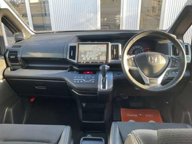 ステップワゴン2.0 スパーダ Z クールスピリット 4WD　純正ナビ・TV　Bカメラ　両側パワースライドドア　アルパイン製フリップダウンモニター　ETC　クルーズコントロール　パドルシフト　フォグランプ 2000