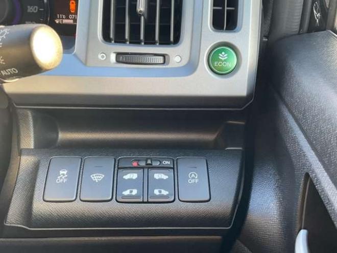 ステップワゴン2.0 スパーダ Z クールスピリット 4WD　純正ナビ・TV　Bカメラ　両側パワースライドドア　アルパイン製フリップダウンモニター　ETC　クルーズコントロール　パドルシフト　フォグランプ 2000