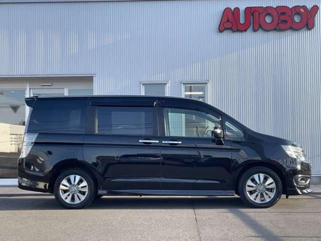 ステップワゴン2.0 スパーダ Z クールスピリット 4WD　純正ナビ・TV　Bカメラ　両側パワースライドドア　アルパイン製フリップダウンモニター　ETC　クルーズコントロール　パドルシフト　フォグランプ 2000