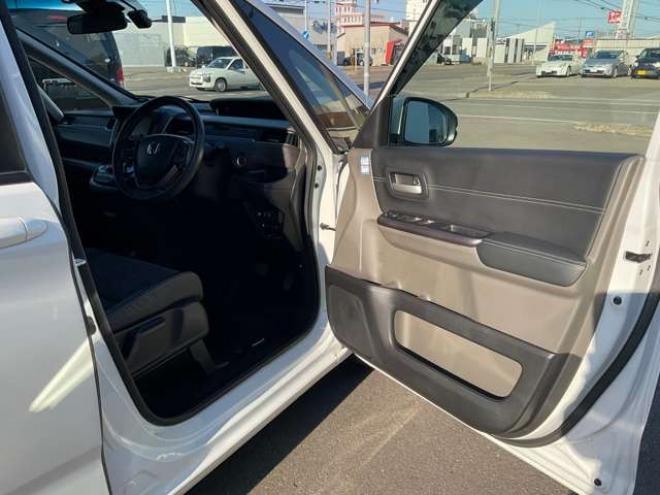 フリード+1.5 ハイブリッド G ホンダセンシング 4WD　社外ナビTV　バックカメラ　両側パワースライドドア　ETC　プッシュスタート　純正エンジンスターター　LEDヘッドライト　ドラレコ　レーダークルーズコントロール　シートヒーター 1500