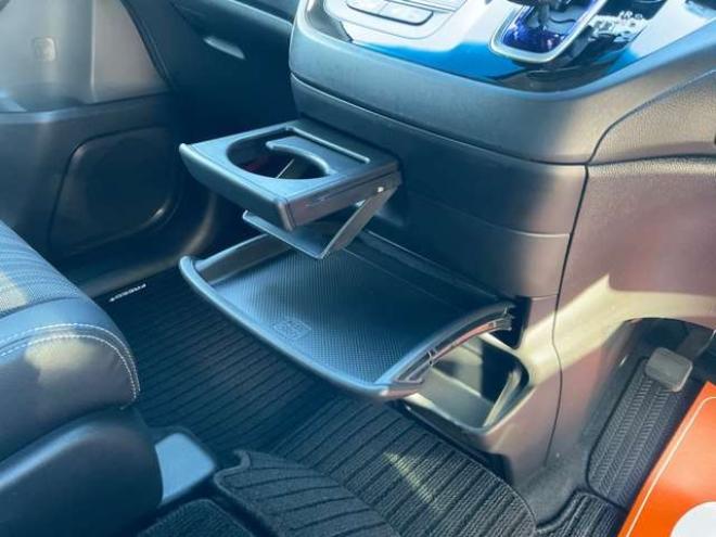 フリード+1.5 ハイブリッド G ホンダセンシング 4WD　社外ナビTV　バックカメラ　両側パワースライドドア　ETC　プッシュスタート　純正エンジンスターター　LEDヘッドライト　ドラレコ　レーダークルーズコントロール　シートヒーター 1500