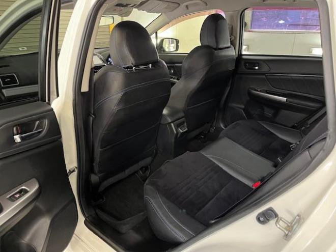 レヴォーグ２．０　ＧＴ－Ｓアイサイト　本州仕入　禁煙車　ＳＴｉエアロ　衝突軽減システム　レーダークルーズ　純正ブラックハーフレザーシート　シュタイナー１９インチＡＷ　純正１８ＡＷ＋スタッドレスタイヤ　ストラーダナビ　Ｂｌｕｅｔｏｏｔｈ 4WD 2000 5Dr