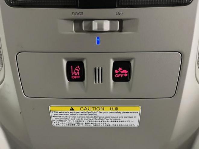 レヴォーグ２．０　ＧＴ－Ｓアイサイト　本州仕入　禁煙車　ＳＴｉエアロ　衝突軽減システム　レーダークルーズ　純正ブラックハーフレザーシート　シュタイナー１９インチＡＷ　純正１８ＡＷ＋スタッドレスタイヤ　ストラーダナビ　Ｂｌｕｅｔｏｏｔｈ 4WD 2000 5Dr