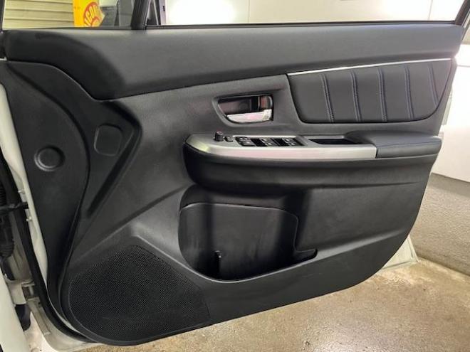 レヴォーグ２．０　ＧＴ－Ｓアイサイト　本州仕入　禁煙車　ＳＴｉエアロ　衝突軽減システム　レーダークルーズ　純正ブラックハーフレザーシート　シュタイナー１９インチＡＷ　純正１８ＡＷ＋スタッドレスタイヤ　ストラーダナビ　Ｂｌｕｅｔｏｏｔｈ 4WD 2000 5Dr