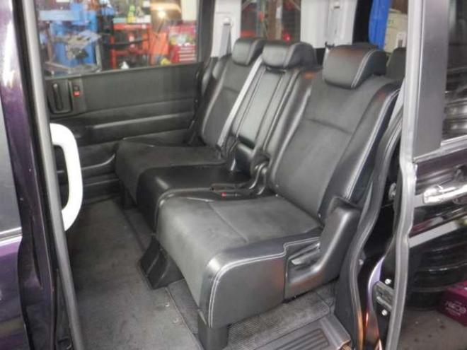 ステップワゴン2.0 スパーダ Z クールスピリット 4WD　本州仕入・後期型・ナビ・TV・Bカメラ・両側電動・スマートキー・クルコン・ETC・ワイパーデアイサー・HID・リアヒーター・フォグランプ・アイドリングストップ・フルフラットシート・パドルシフト 2000