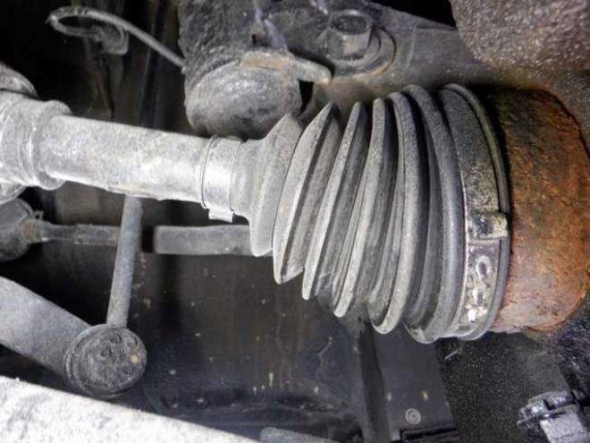 ステップワゴン2.0 スパーダ Z クールスピリット 4WD　本州仕入・後期型・ナビ・TV・Bカメラ・両側電動・スマートキー・クルコン・ETC・ワイパーデアイサー・HID・リアヒーター・フォグランプ・アイドリングストップ・フルフラットシート・パドルシフト 2000