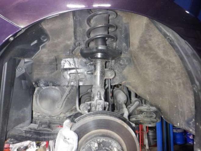 ステップワゴン2.0 スパーダ Z クールスピリット 4WD　本州仕入・後期型・ナビ・TV・Bカメラ・両側電動・スマートキー・クルコン・ETC・ワイパーデアイサー・HID・リアヒーター・フォグランプ・アイドリングストップ・フルフラットシート・パドルシフト 2000