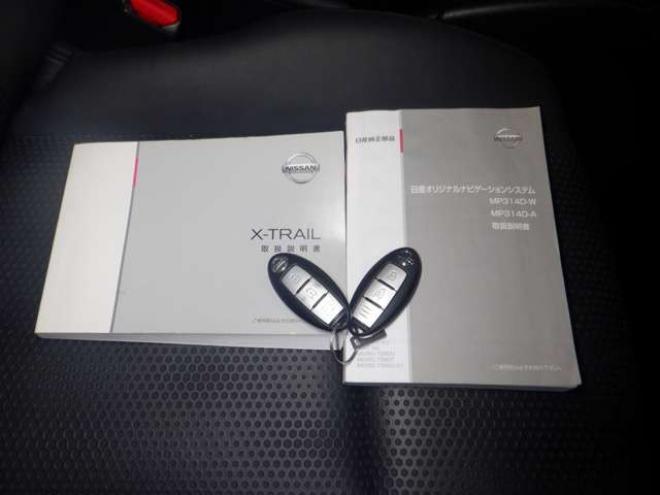 エクストレイル2.0 20X エマージェンシーブレーキパッケージ 2列車 4WD　ナビ・TV・Bluetooth・Bカメラ・LEDヘッド・プッシュスタート・LEDヘッドライト・エマブレ・クリアランスソナー・前席シートヒーター・レーンキープ 2000