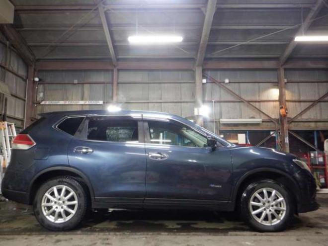 エクストレイル2.0 20X ハイブリッド エマージェンシーブレーキパッケージ 4WD　ナビ・TV・B/T・全方位カメラ・前席シートヒーター・LEDヘッドライト・電動リアゲート・純正エンスタ・インテリキー・プッシュスタート・衝突軽減・レーンキープ・クルコン・クリアランスソナー・ETC 2000