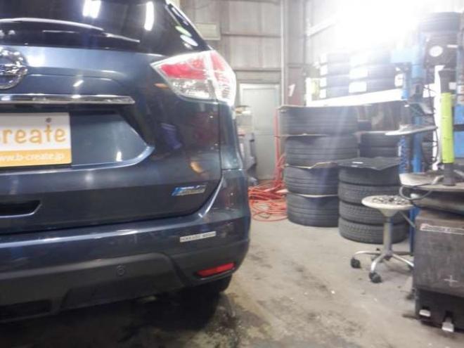 エクストレイル2.0 20X ハイブリッド エマージェンシーブレーキパッケージ 4WD　ナビ・TV・B/T・全方位カメラ・前席シートヒーター・LEDヘッドライト・電動リアゲート・純正エンスタ・インテリキー・プッシュスタート・衝突軽減・レーンキープ・クルコン・クリアランスソナー・ETC 2000