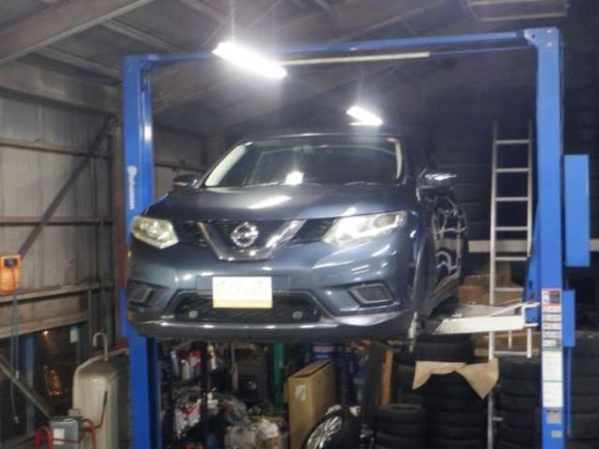 エクストレイル2.0 20X ハイブリッド エマージェンシーブレーキパッケージ 4WD　ナビ・TV・B/T・全方位カメラ・前席シートヒーター・LEDヘッドライト・電動リアゲート・純正エンスタ・インテリキー・プッシュスタート・衝突軽減・レーンキープ・クルコン・クリアランスソナー・ETC 2000