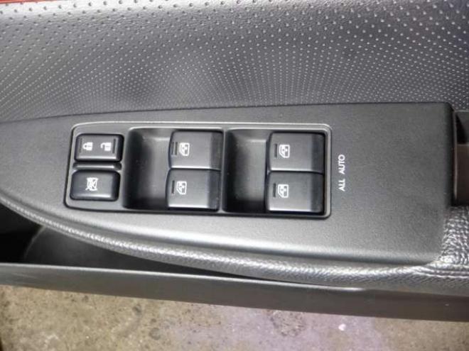 レガシィB4 2.5 i アイサイト Sパッケージ 4WD　後期型・ナビ・TV・Bカメラ・電動シート・スマートキー・プッシュスタート・アイドリングストップ・ETC・HID・パドルシフト・クルコン・フォグランプ・レーンキープ・革調シートカバー・社外エンスタ 2500