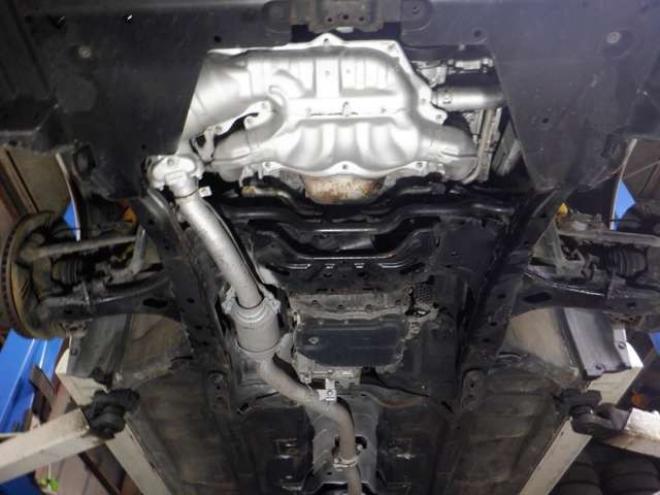 レガシィB4 2.5 i アイサイト Sパッケージ 4WD　後期型・ナビ・TV・Bカメラ・電動シート・スマートキー・プッシュスタート・アイドリングストップ・ETC・HID・パドルシフト・クルコン・フォグランプ・レーンキープ・革調シートカバー・社外エンスタ 2500