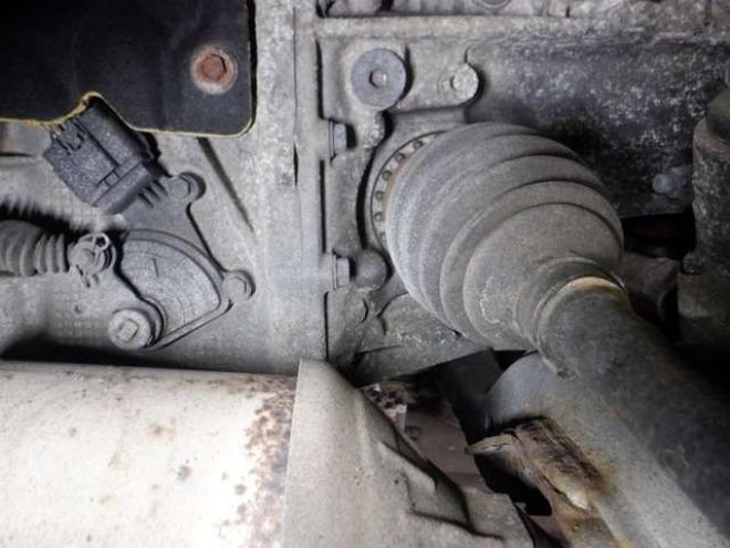 レガシィB4 2.5 i アイサイト Sパッケージ 4WD　後期型・ナビ・TV・Bカメラ・電動シート・スマートキー・プッシュスタート・アイドリングストップ・ETC・HID・パドルシフト・クルコン・フォグランプ・レーンキープ・革調シートカバー・社外エンスタ 2500