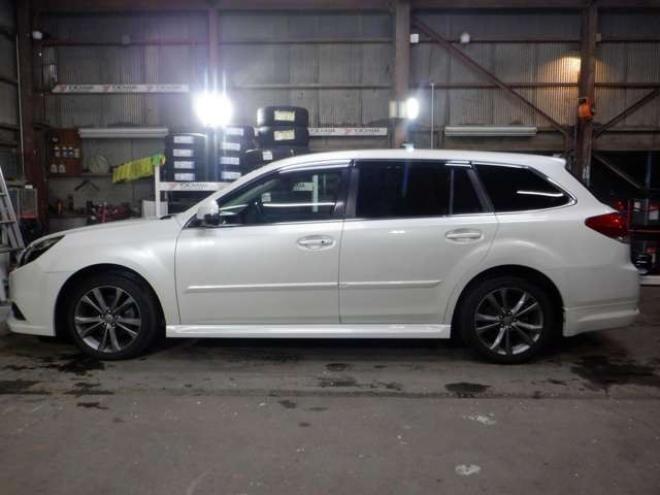 レガシィワゴン2.5 i Bスポーツ アイサイト Gパッケージ 4WD　本州仕入・後期型・ナビ・TV・B/T・Bカメラ・ハーフレザー・電動シート・衝突軽減・レーダークルーズ・アイドリングストップ・スマートキー・プッシュスタート・フォグランプ・パドルシフト・ 2500