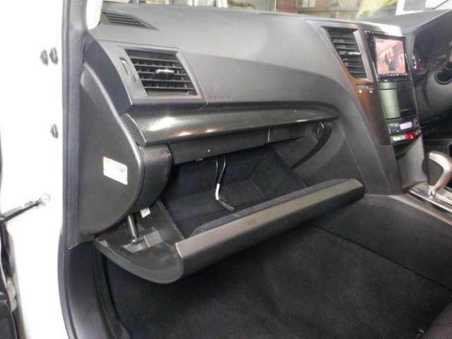 レガシィワゴン2.5 i Bスポーツ アイサイト Gパッケージ 4WD　本州仕入・後期型・ナビ・TV・B/T・Bカメラ・ハーフレザー・電動シート・衝突軽減・レーダークルーズ・アイドリングストップ・スマートキー・プッシュスタート・フォグランプ・パドルシフト・ 2500