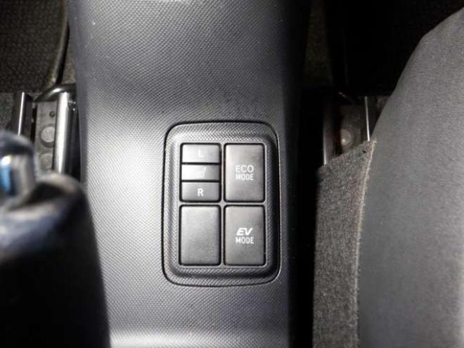 アクア1.5 G ブラックソフトレザーセレクション　本州仕入・ナビ・TV・B/T・レザーシート・本州仕入・純正エアロ・シートヒーター・ステアリングスイッチ・バックカメラ・スマートキー・プッシュスタート 2WD 1500