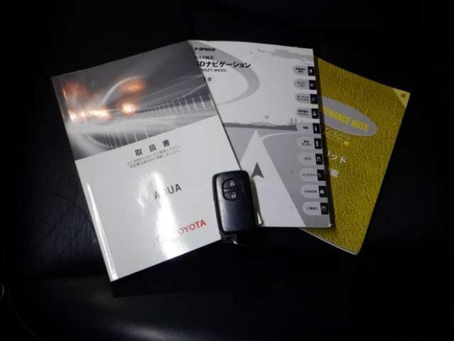 アクア1.5 G ブラックソフトレザーセレクション　本州仕入・ナビ・TV・B/T・レザーシート・本州仕入・純正エアロ・シートヒーター・ステアリングスイッチ・バックカメラ・スマートキー・プッシュスタート 2WD 1500