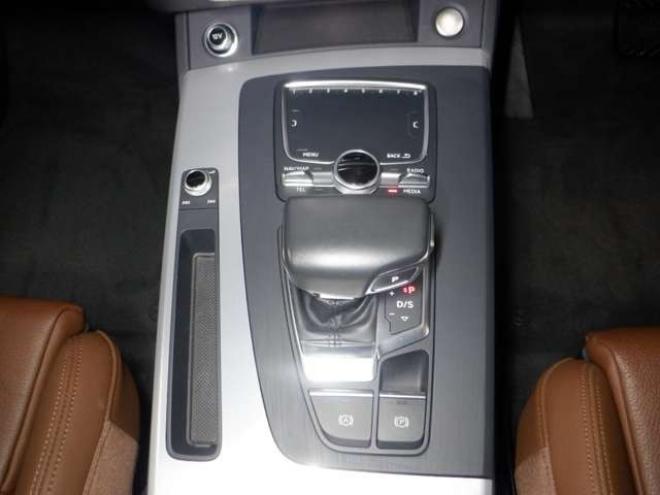 アウディQ5 2.0 TFSI クワトロ スポーツ ラグジュアリーパッケージ 4WD　茶革・ナビ・TV・B/T・F/S/Bカメラ・マトリクスLED・ヴァーチャルコックピット・電動リアゲート・シートヒーター・ACC・パワーシート・ETC・エアサス 正規輸入車 2000