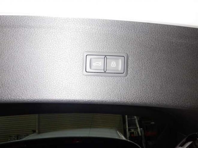 アウディQ5 2.0 TFSI クワトロ スポーツ ラグジュアリーパッケージ 4WD　茶革・ナビ・TV・B/T・F/S/Bカメラ・マトリクスLED・ヴァーチャルコックピット・電動リアゲート・シートヒーター・ACC・パワーシート・ETC・エアサス 正規輸入車 2000