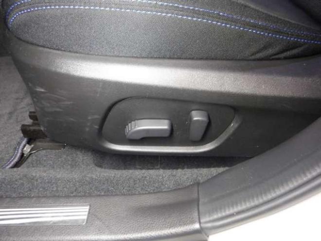 レヴォーグ1.6 GT-S アイサイト 4WD　本州仕入・ナビ・TV・B/T・Bカメラ・LEDヘッドライト・電動シート・ETC・パドルシフト・スマートキー・プッシュスタート・アイドリングストップ・クルコン・フォグランプ・衝突軽減・レーンキープ 1600