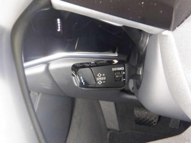 アウディA8 55 TFSI クワトロ 4WD　本州仕入・ナビ・TV・B/T・サンルーフ・黒革・360°カメラ・LEDヘッドライト・後席リモート・BANG&OLUSENサウンド・電動トランク・全席電動シート・全席パワークロージングドア・ヘッドアップディスプレイ 3000