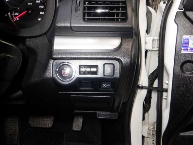 インプレッサスポーツ 2.0 i アイサイト 4WD　本州仕入　4WD　ナビ　フルセグTV  クルコン　バックカメラ　ETC　アイドリングストップ　衝突軽減ブレーキ　HID　フォグランプ　スマートキー　プッシュスタート 2000