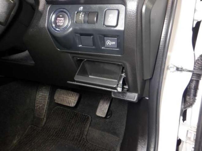 インプレッサスポーツ 2.0 i アイサイト 4WD　本州仕入　4WD　ナビ　フルセグTV  クルコン　バックカメラ　ETC　アイドリングストップ　衝突軽減ブレーキ　HID　フォグランプ　スマートキー　プッシュスタート 2000