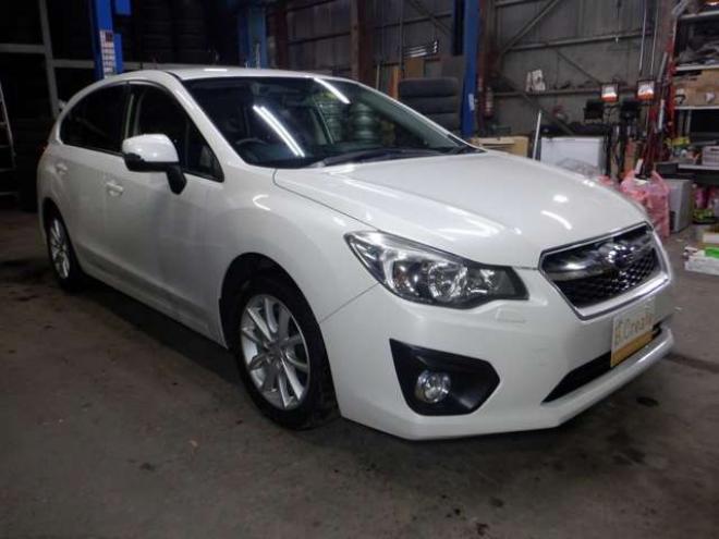 インプレッサスポーツ 2.0 i アイサイト 4WD　本州仕入　4WD　ナビ　フルセグTV  クルコン　バックカメラ　ETC　アイドリングストップ　衝突軽減ブレーキ　HID　フォグランプ　スマートキー　プッシュスタート 2000