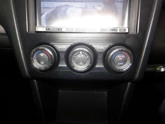 インプレッサスポーツ 2.0 i アイサイト 4WD　本州仕入　4WD　ナビ　フルセグTV  クルコン　バックカメラ　ETC　アイドリングストップ　衝突軽減ブレーキ　HID　フォグランプ　スマートキー　プッシュスタート 2000