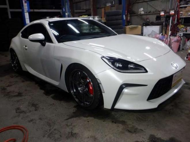 86GR86　2.4 RZ　ナビ・TV・B/T・Bカメラ・HKS車高調・SARDマフラー・LEDヘッドライト・ハーフレザー・シートヒーター・衝突軽減・ブラインドスポット・クルコン・レーンキープ・オートマチックハイビーム・クリアランスソナー 2WD 2400