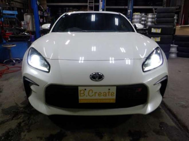 86GR86　2.4 RZ　ナビ・TV・B/T・Bカメラ・HKS車高調・SARDマフラー・LEDヘッドライト・ハーフレザー・シートヒーター・衝突軽減・ブラインドスポット・クルコン・レーンキープ・オートマチックハイビーム・クリアランスソナー 2WD 2400