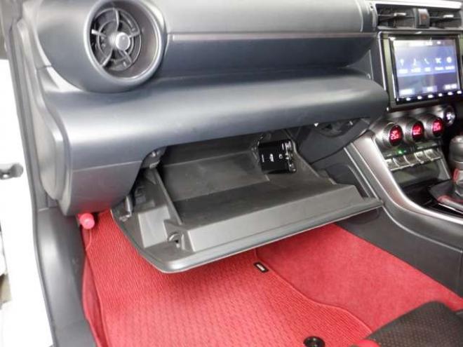 86GR86　2.4 RZ　ナビ・TV・B/T・Bカメラ・HKS車高調・SARDマフラー・LEDヘッドライト・ハーフレザー・シートヒーター・衝突軽減・ブラインドスポット・クルコン・レーンキープ・オートマチックハイビーム・クリアランスソナー 2WD 2400