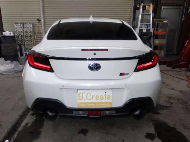 86GR86　2.4 RZ　ナビ・TV・B/T・Bカメラ・HKS車高調・SARDマフラー・LEDヘッドライト・ハーフレザー・シートヒーター・衝突軽減・ブラインドスポット・クルコン・レーンキープ・オートマチックハイビーム・クリアランスソナー 2WD 2400