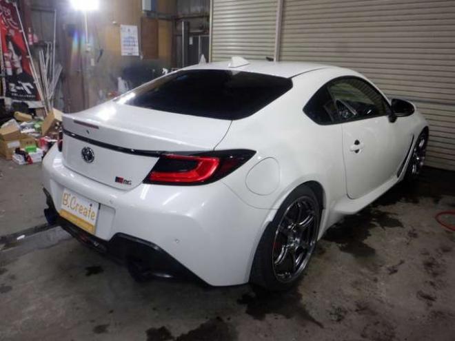 86GR86　2.4 RZ　ナビ・TV・B/T・Bカメラ・HKS車高調・SARDマフラー・LEDヘッドライト・ハーフレザー・シートヒーター・衝突軽減・ブラインドスポット・クルコン・レーンキープ・オートマチックハイビーム・クリアランスソナー 2WD 2400