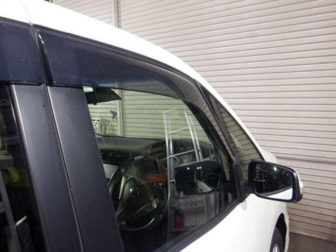 セレナ2.0 ハイウェイスター 4WD　本州仕入・後期型・ナビ・TV・B/T・Bカメラ・両側電動・インテリキー・プッシュスタート・アイドリングストップ・LEDヘッドライト・クルコン・ETC・ 2000